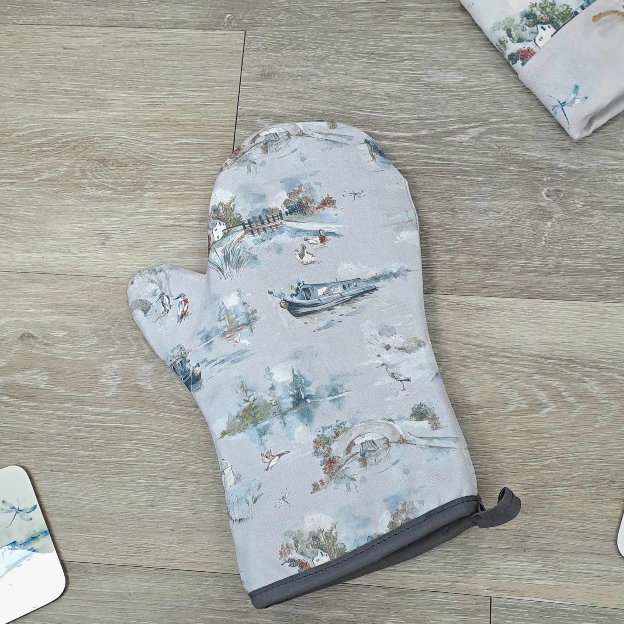 Winter Canal Scene Oven Mitt - Image 2