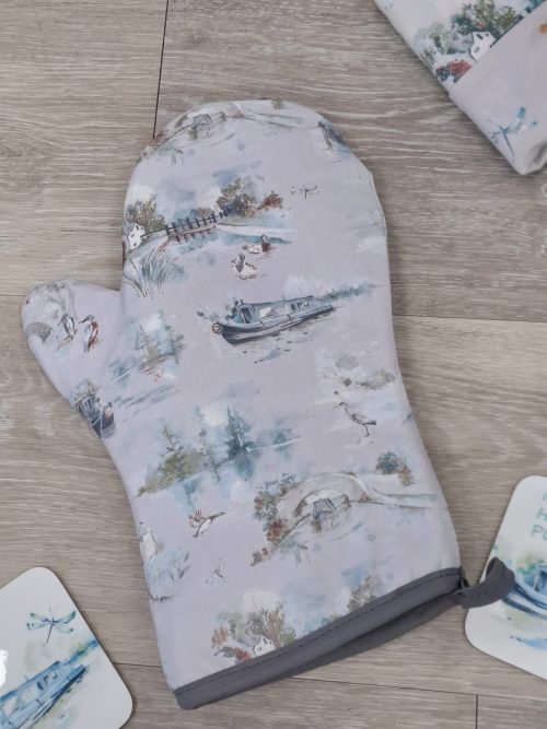 Winter Canal Scene Oven Mitt